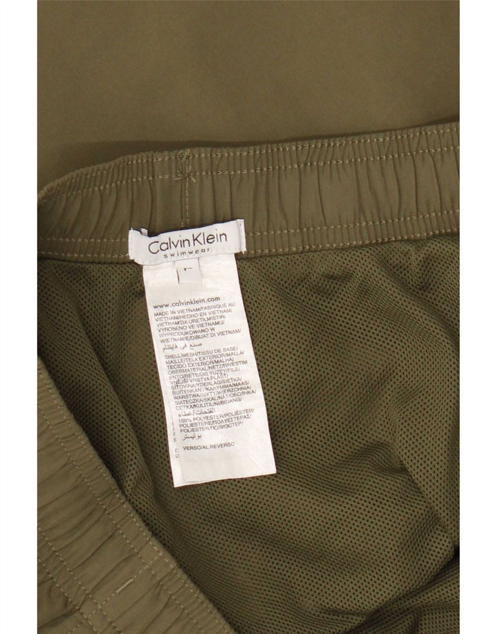 Calvin Klein Shorts de natação masculino gráfico grande poliéster cáqui