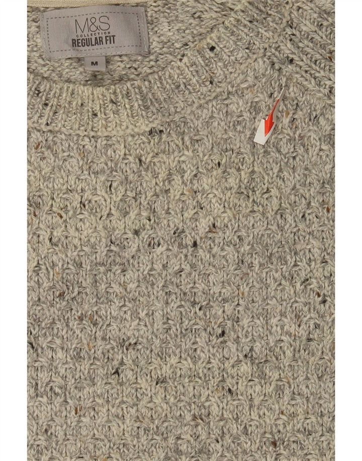 Suéter masculino Marks & Spencer com gola redonda, cinza médio manchado