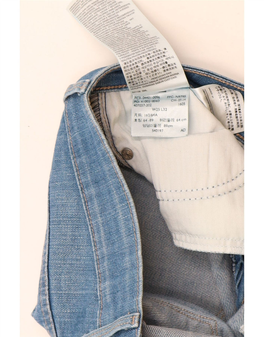Calça jeans feminina Levi's Slight Curve Mid Rise Slim W25 L29 Azul Algodão