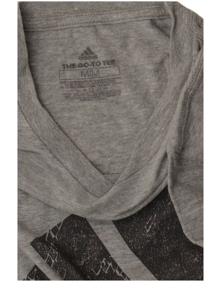 Camiseta masculina ADIDAS com estampa gráfica cinza médio algodão