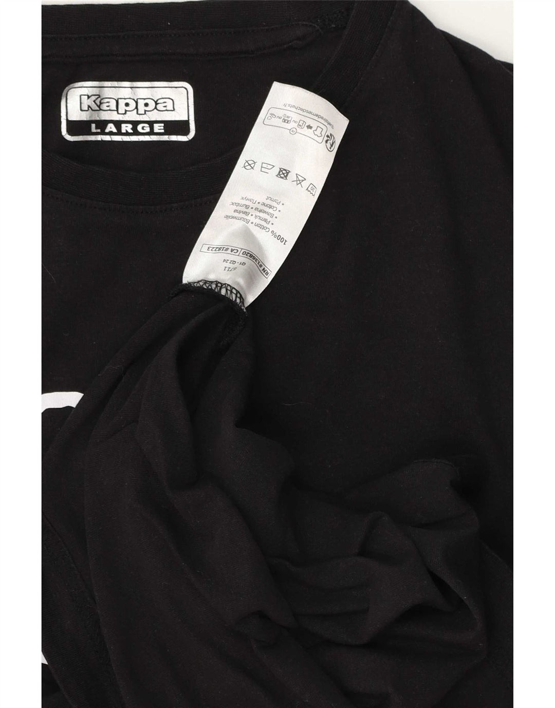 Camiseta feminina Kappa com estampa gráfica grande de algodão preto