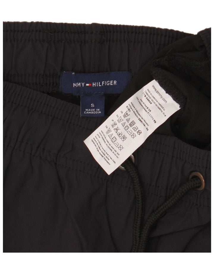 Tommy Hilfiger Mens Graphic Sport Shorts Pequeno Poliéster Preto