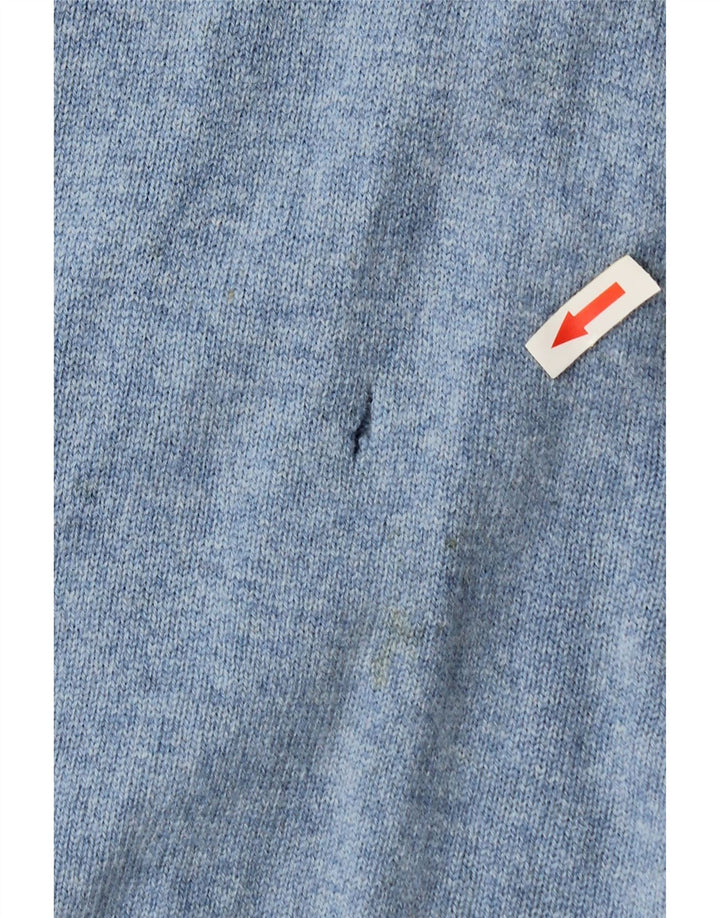 Suéter masculino Marks & Spencer Blue Harbor com decote em V grande manchado azul