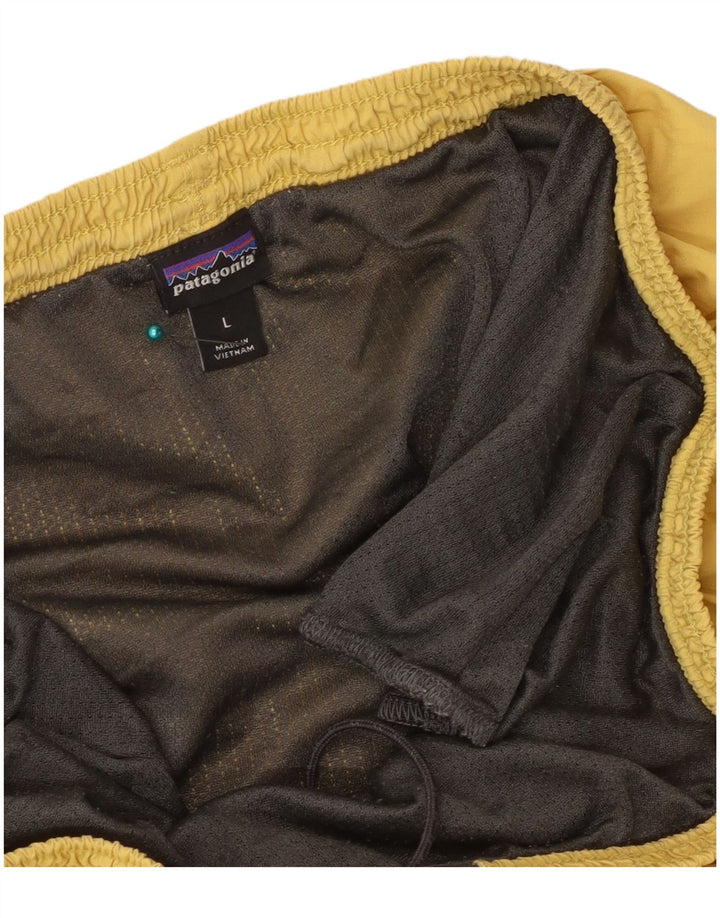 Shorts esportivos masculinos Patagonia grandes amarelos