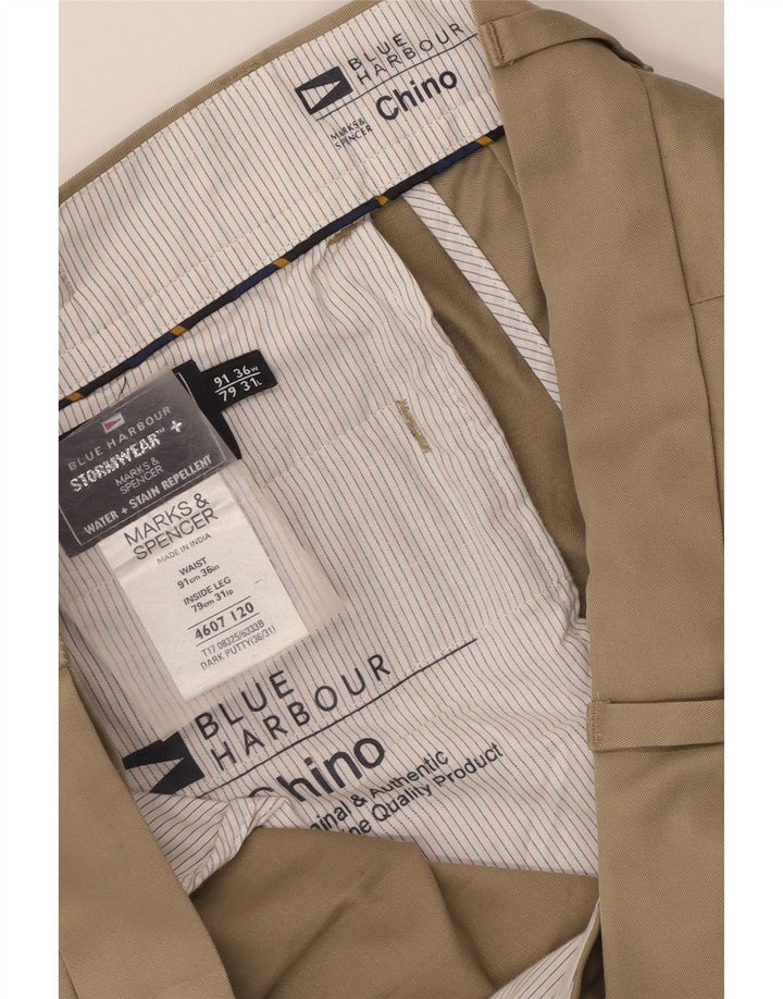 Calça chino masculina Marks & Spencer azul Harbour Pegged W36 L31 bege