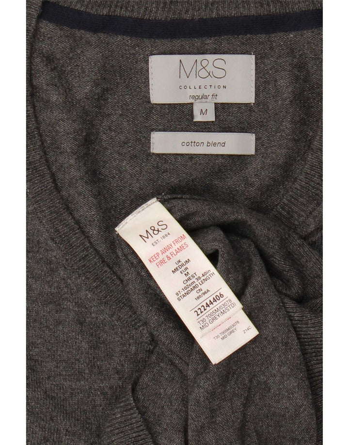 Suéter masculino Marks & Spencer com ajuste regular e decote em V, algodão cinza médio