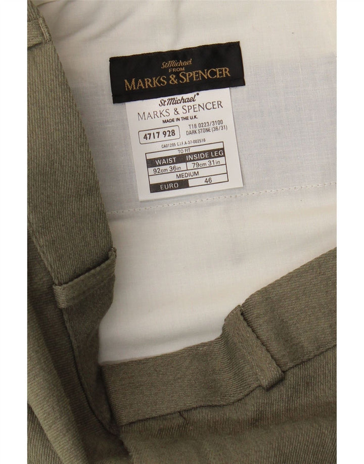 Calça chino reta masculina Marks & Spencer W36 L31 poliéster cinza