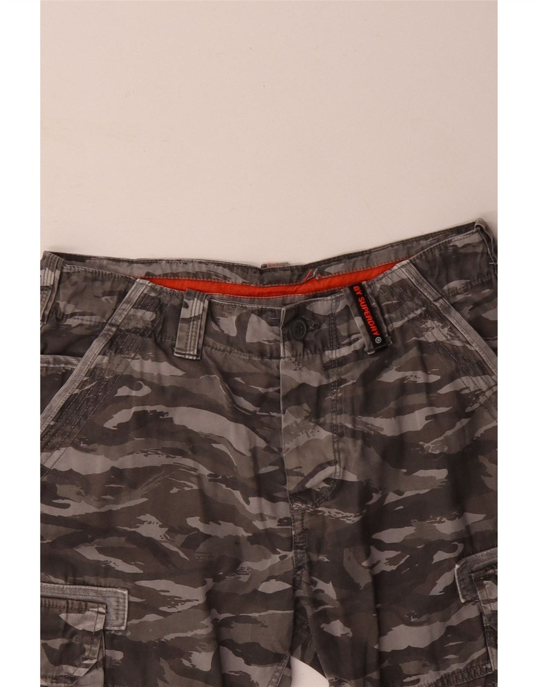 Shorts cargo masculino SUPERDRY W31 algodão camuflado cáqui médio