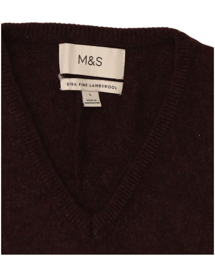 Regata masculina Marks & Spencer com colete grande de lã marrom manchada
