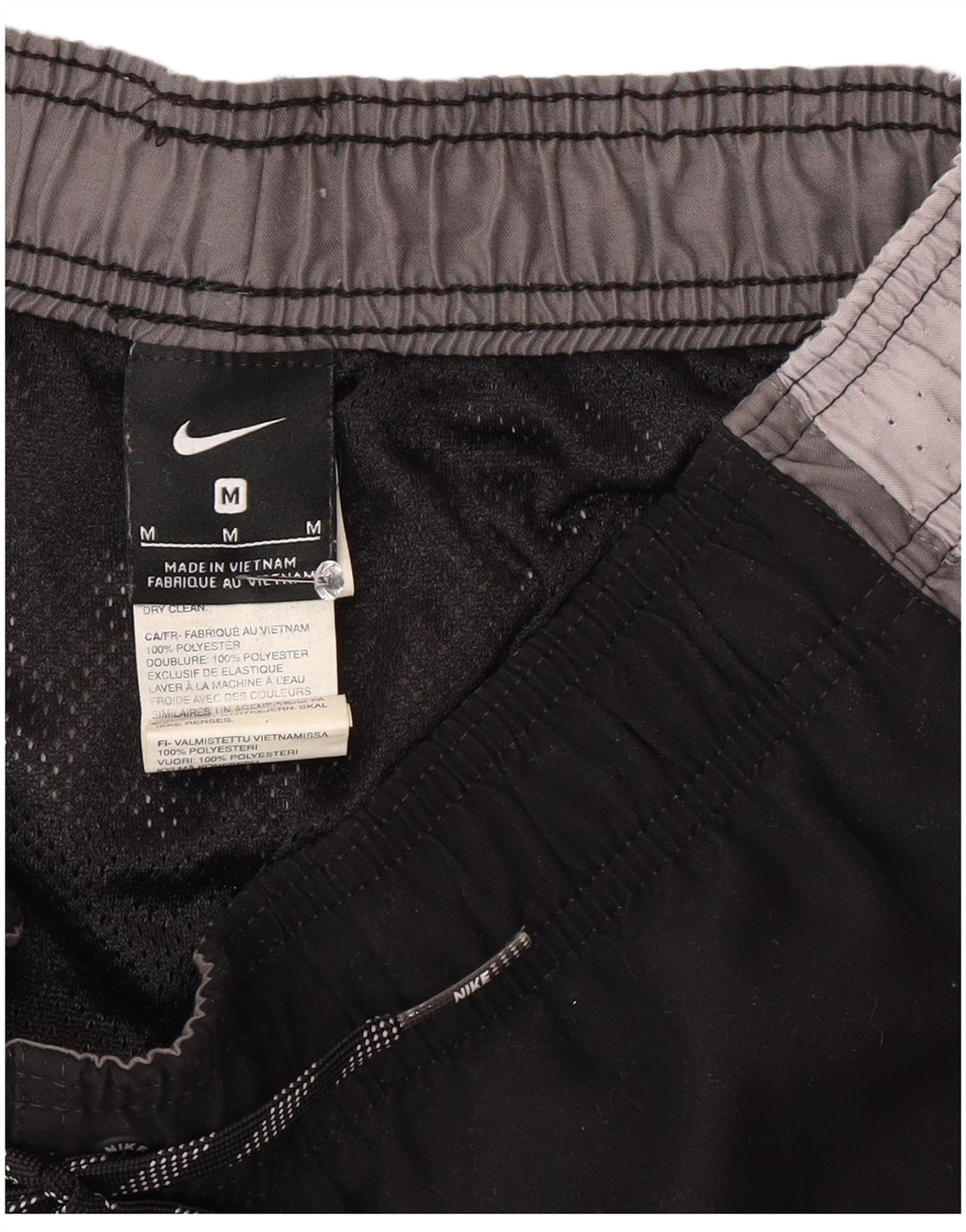 Shorts esportivos masculinos Nike médio preto colorblock poliéster