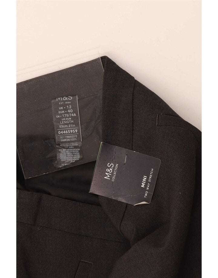 Minissaia feminina Marks & Spencer Reino Unido 12 médio W30 poliéster cinza