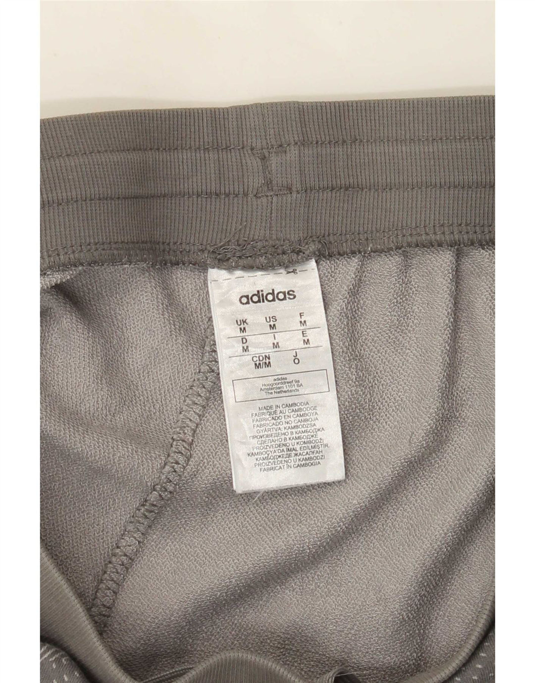 Shorts esportivos masculinos Adidas algodão geométrico cinza médio