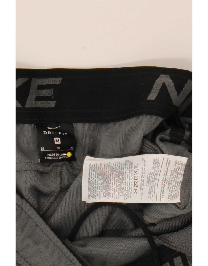 Shorts esportivos masculinos Nike Dri Fit cinza médio colorblock poliéster