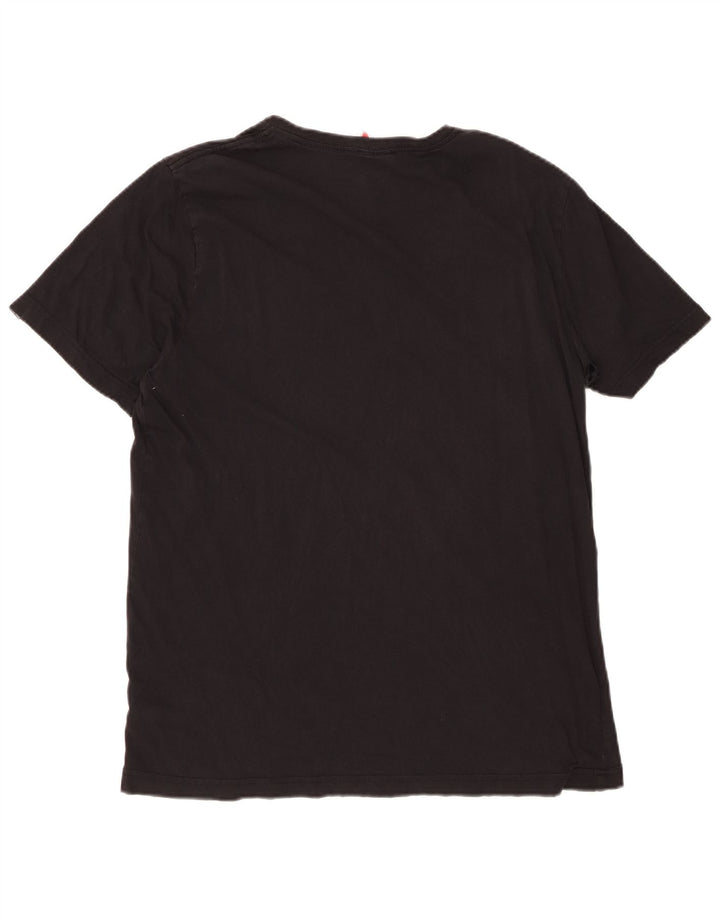 Camiseta masculina PUMA com estampa gráfica grande preta
