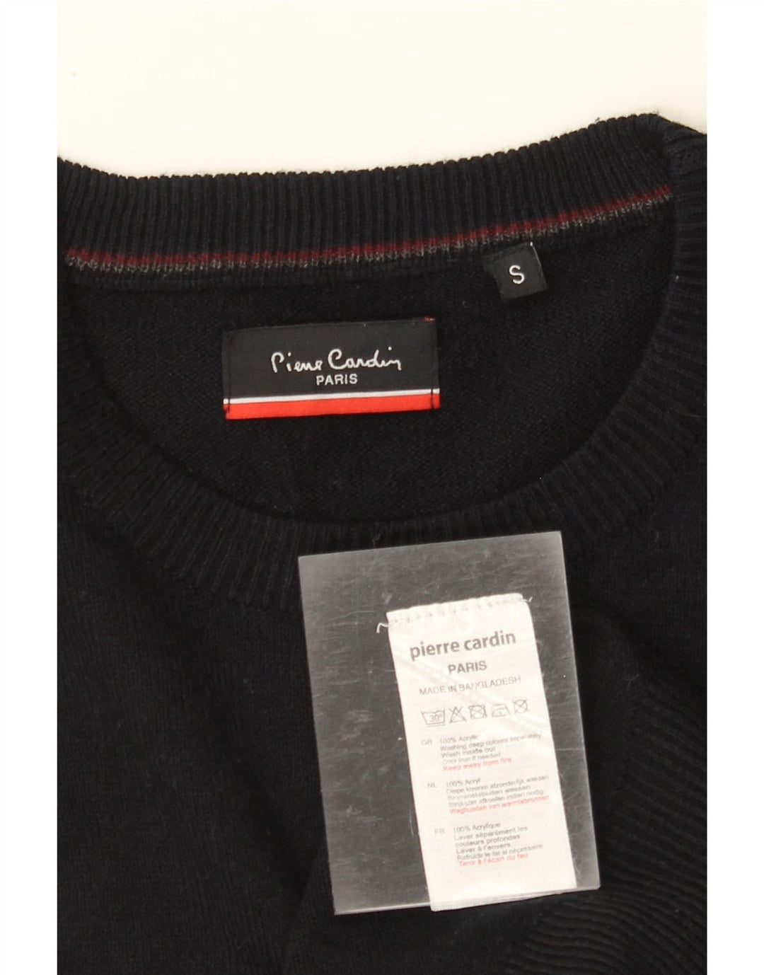 Suéter masculino PIERRE CARDIN com gola redonda e pequeno acrílico preto