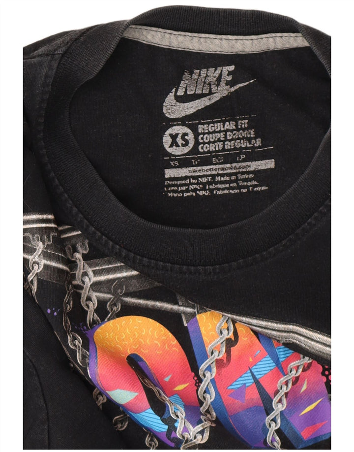 Camiseta feminina Nike Regular Fit Graphic UK 6 XS preta