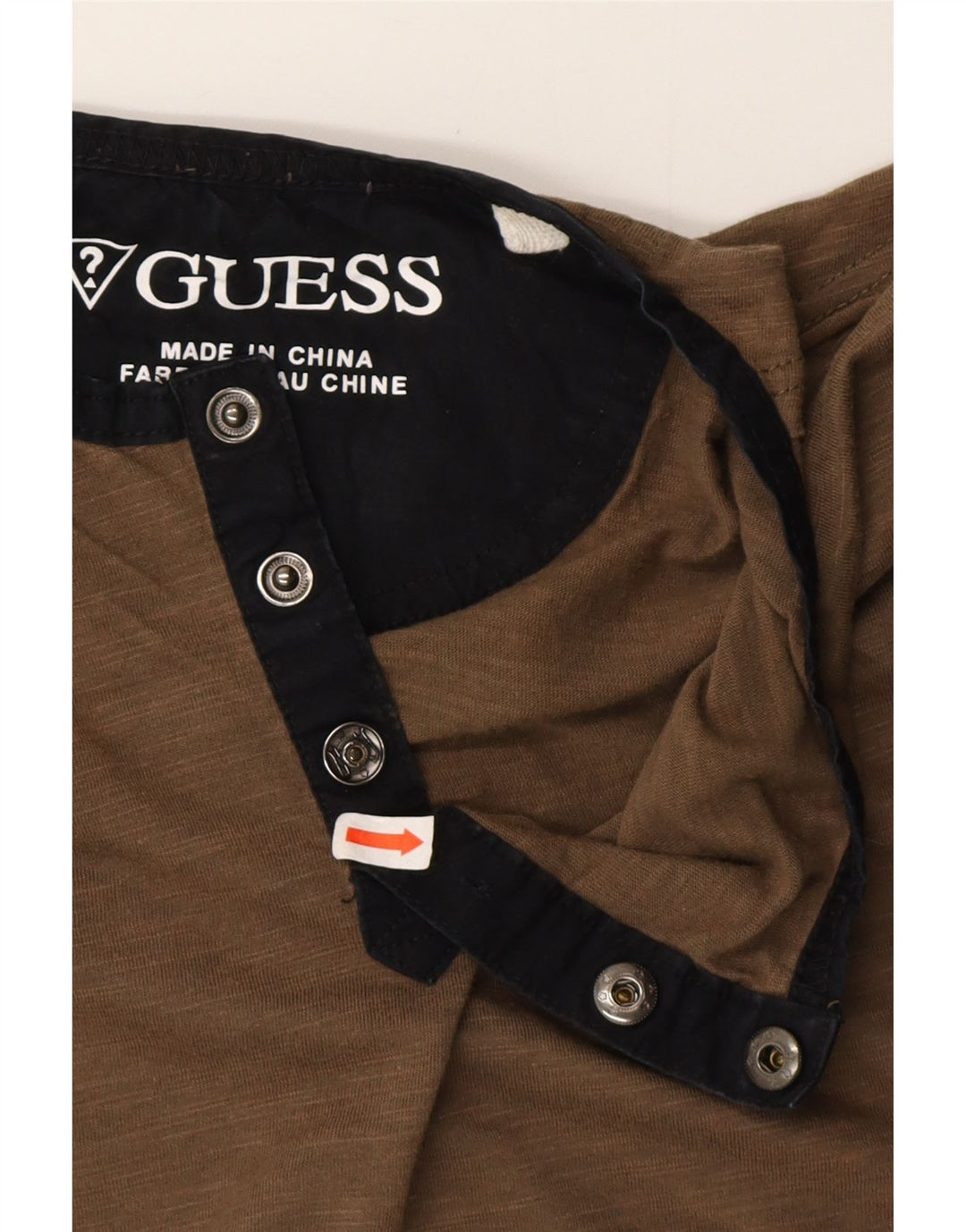Camiseta masculina Guess de algodão cáqui médio
