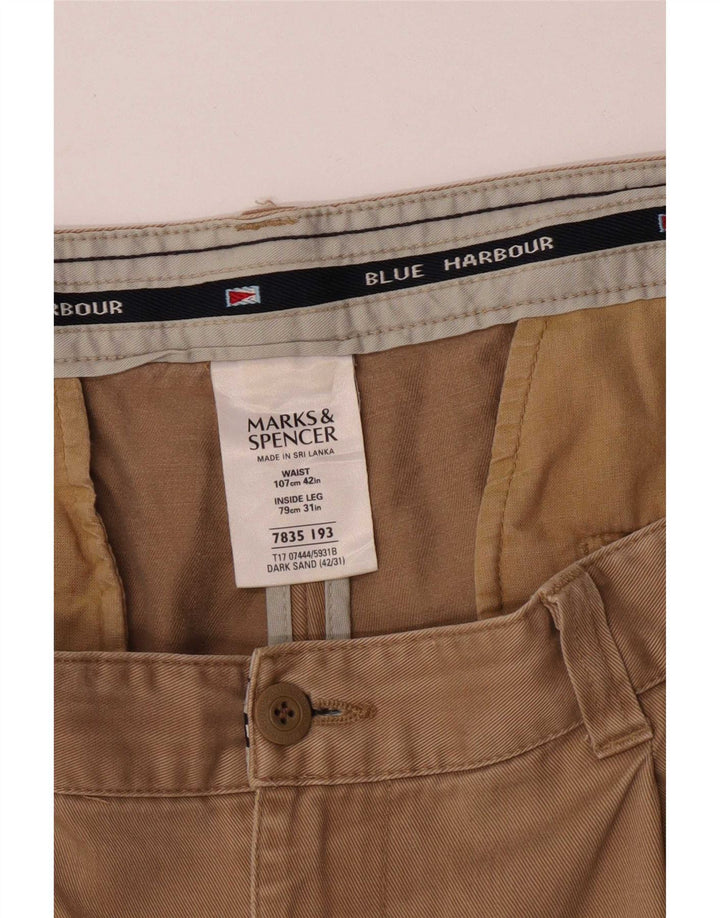Calça chino masculina Marks & Spencer azul Harbour Pegged W42 L31 bege
