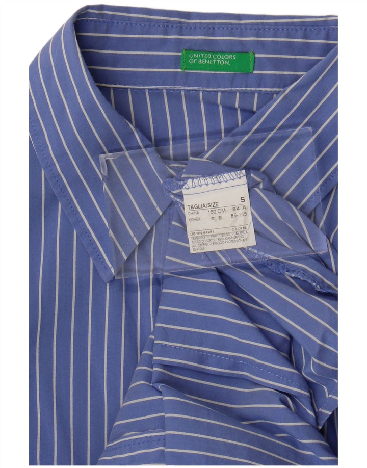 Camisa feminina de manga curta Benetton UK 10 pequena listrada azul