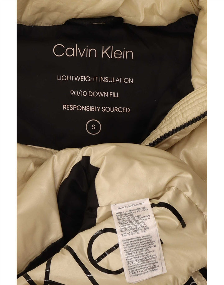 Jaqueta feminina acolchoada gráfica Calvin Klein UK 10 pequena off white colorblock