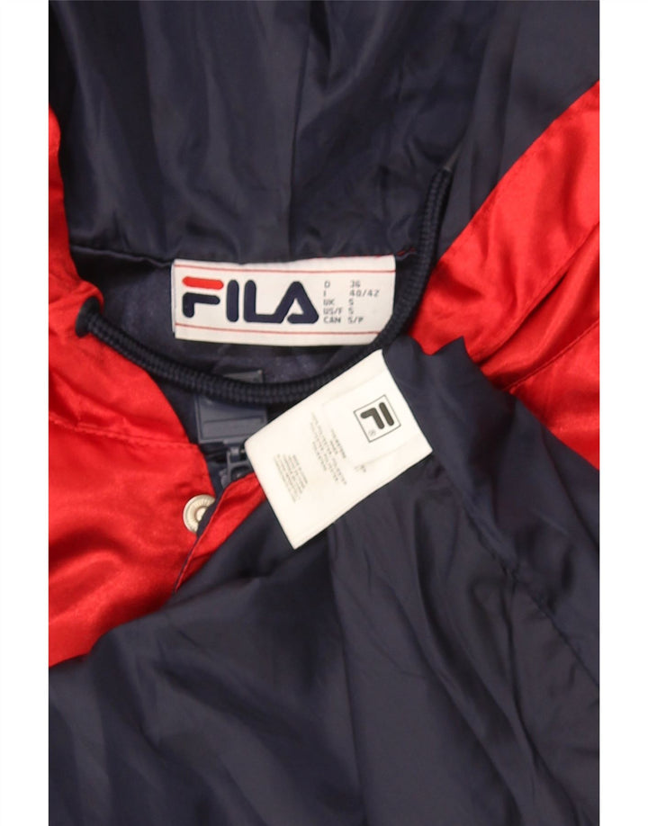 Capa de chuva masculina Fila com capuz UK 36 poliéster colorblock azul marinho pequeno