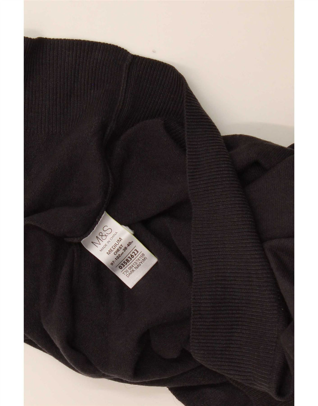 Suéter masculino Marks & Spencer com decote em V médio azul marinho acrílico