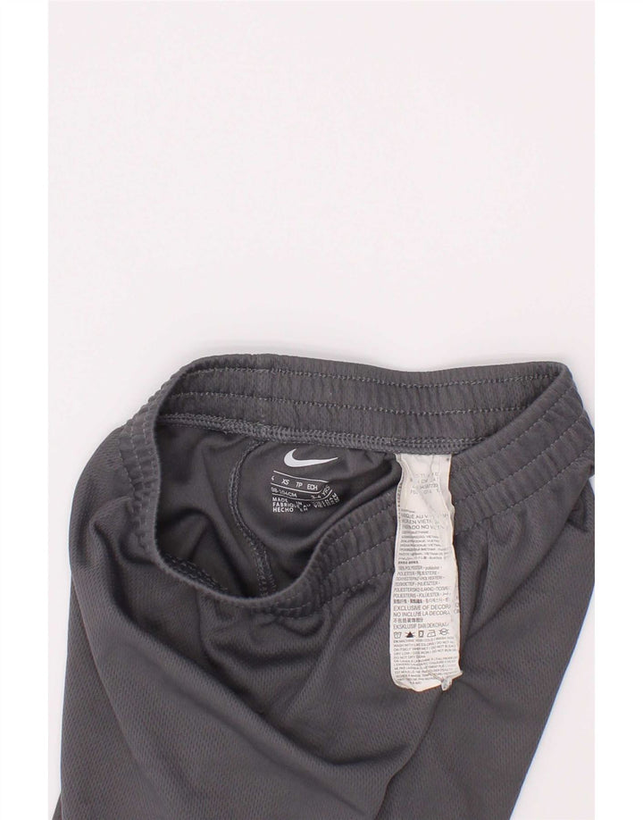 Shorts esportivos Nike Boys 3-4 anos XS cinza poliéster