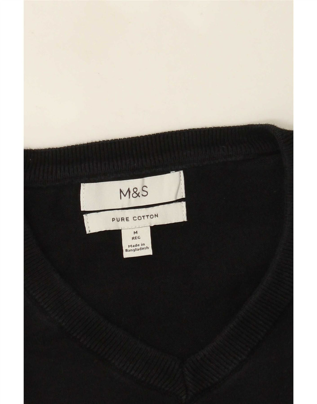Suéter masculino Marks & Spencer com decote em V, algodão preto médio