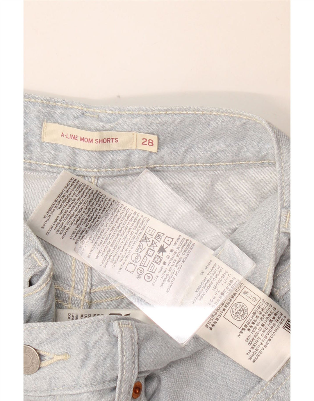 Shorts jeans femininos Mom da LEVI W28 algodão azul médio