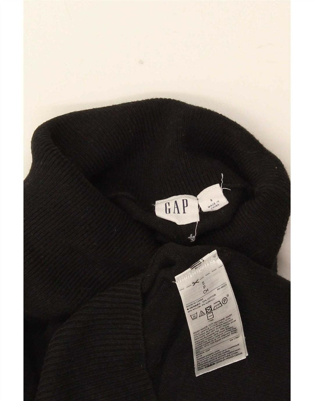 Suéter masculino Gap com gola redonda e algodão preto pequeno