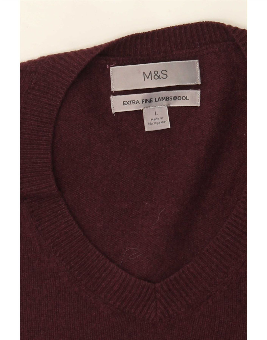 Suéter masculino Marks & Spencer com decote em V grande lã de cordeiro cor de vinho