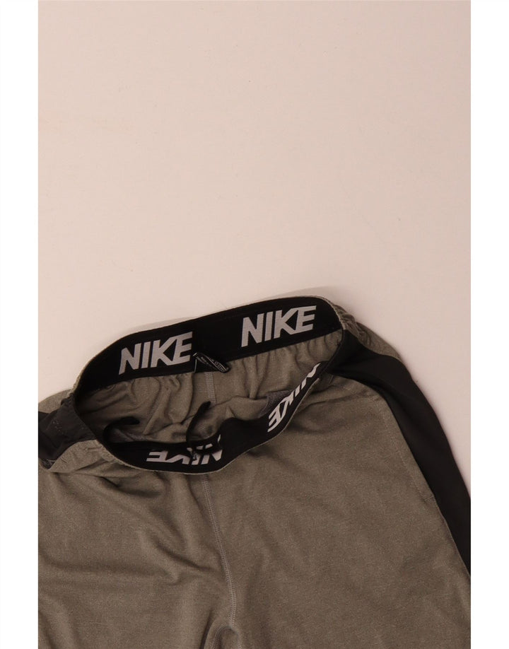 Shorts esportivos NIKE para meninos Dri Fit 12-13 anos grande cinza colorblock