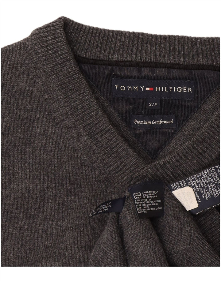 Suéter masculino Tommy Hilfiger com decote em V, lã de cordeiro cinza pequena