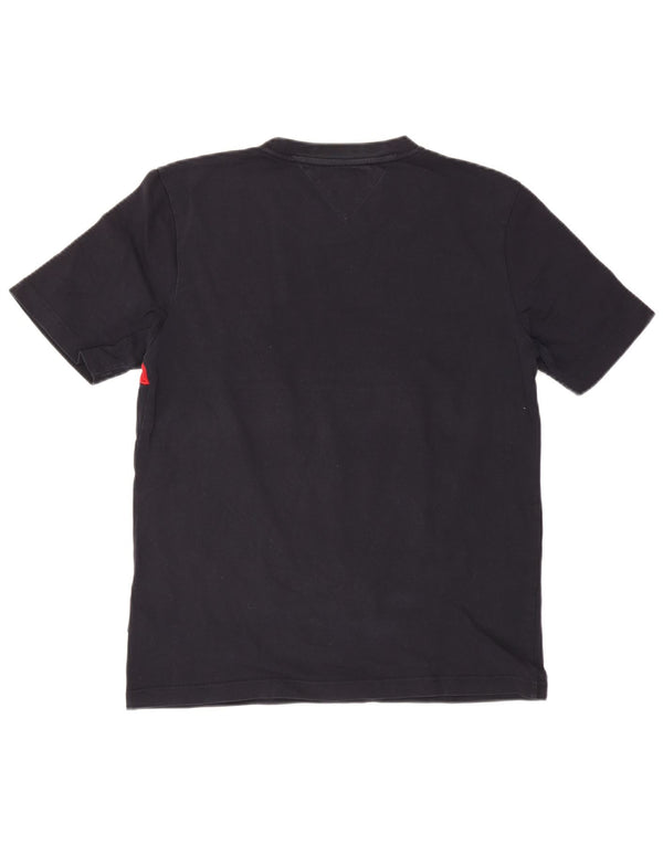 Camiseta masculina Tommy Hilfiger com estampa gráfica grande de algodão colorido preto