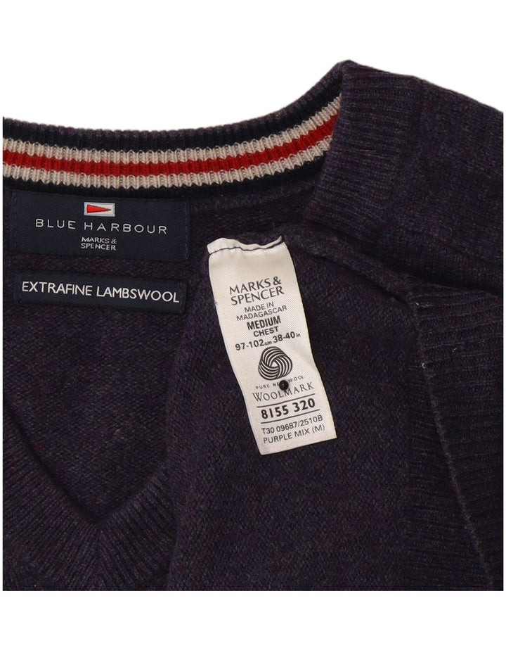 Suéter masculino Marks & Spencer Blue Harbor com decote em V roxo médio