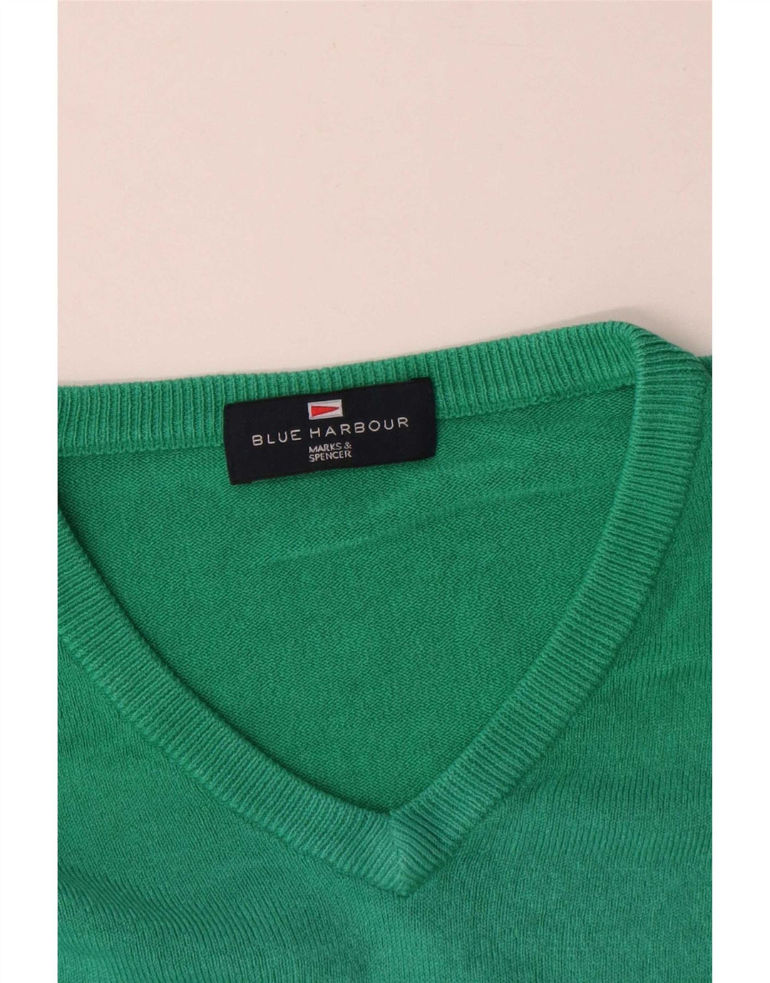 Suéter masculino Marks & Spencer Blue Harbor com decote em V grande verde