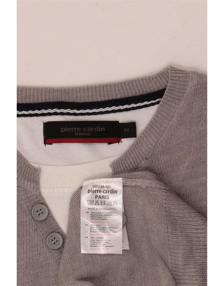 Suéter masculino Pierre Cardin com gola redonda e acrílico cinza médio