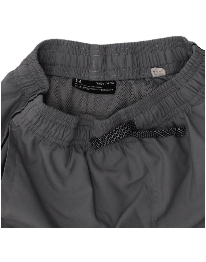 Shorts esportivos gráficos Under Armour Boys 10-11 anos cinza médio esportivo