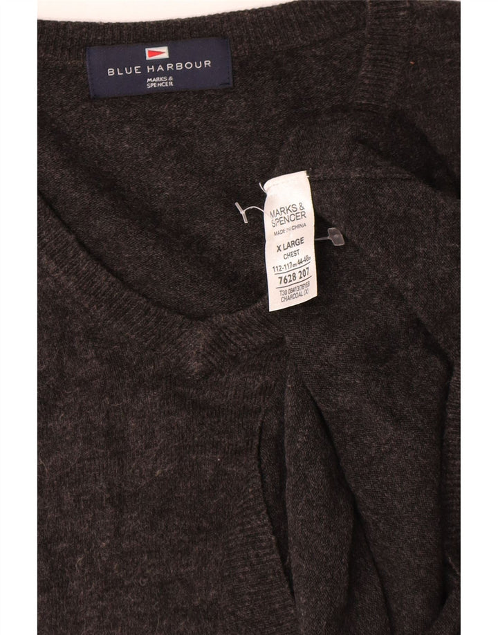 Suéter masculino Marks & Spencer Blue Harbor com decote em V XL cinza acrílico