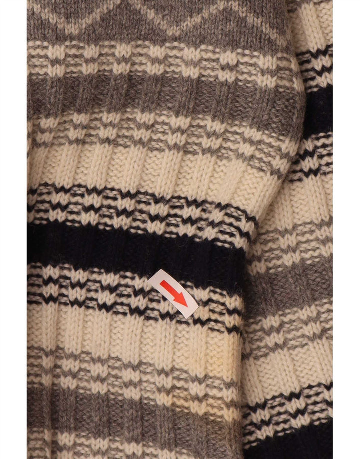 Suéter vintage masculino com gola redonda listrado cinza grande