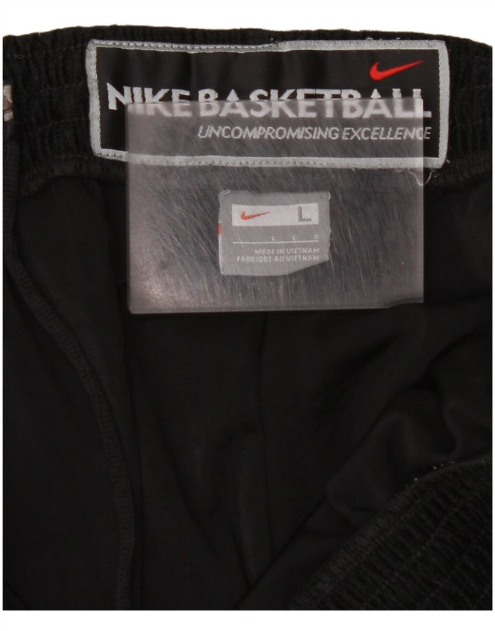 Shorts esportivos masculinos NIKE grandes pretos