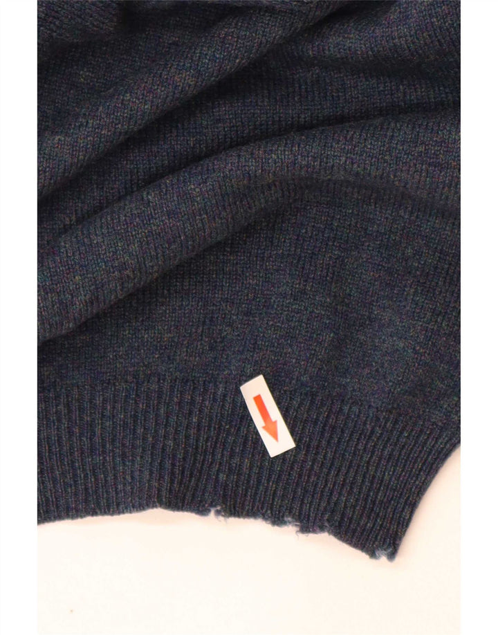 Suéter masculino Marks & Spencer com gola redonda, lã de cordeiro azul médio