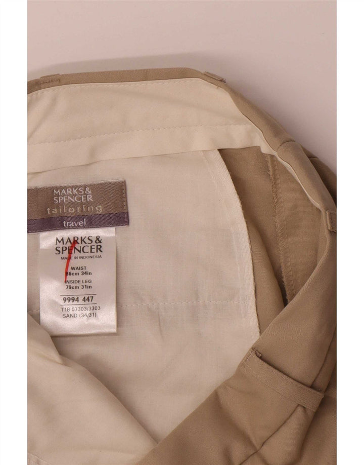 Calça chino reta masculina Marks & Spencer W34 L31 poliéster bege