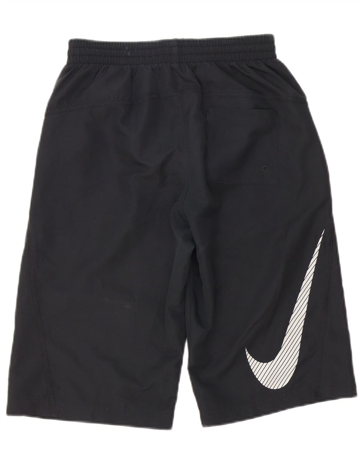 Shorts esportivos gráficos Nike Boys 12-13 anos grandes pretos