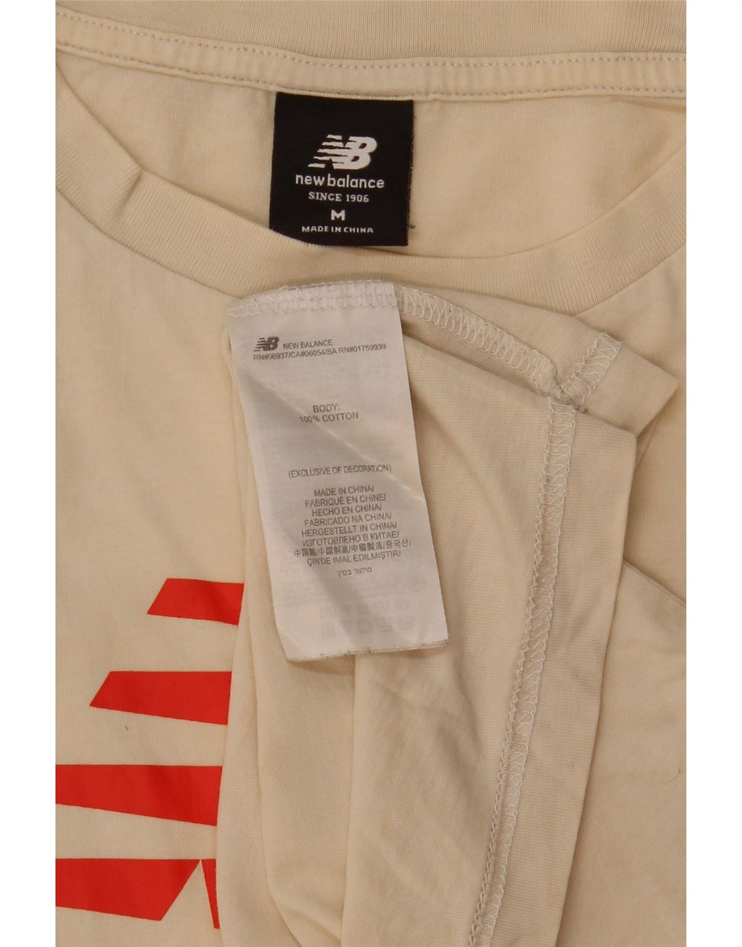Camiseta gráfica masculina New Balance algodão bege médio