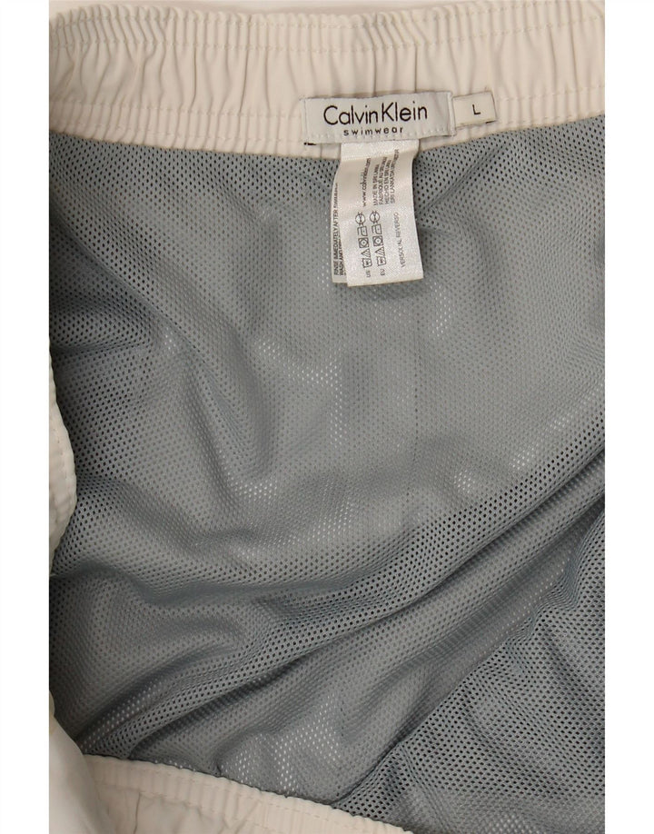 Calvin Klein Shorts de natação masculino gráfico grande poliéster branco