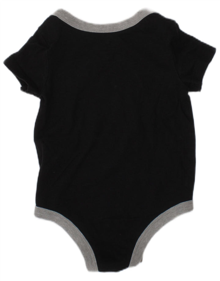 Macacão gráfico NIKE para meninos de 3 a 6 meses de algodão preto