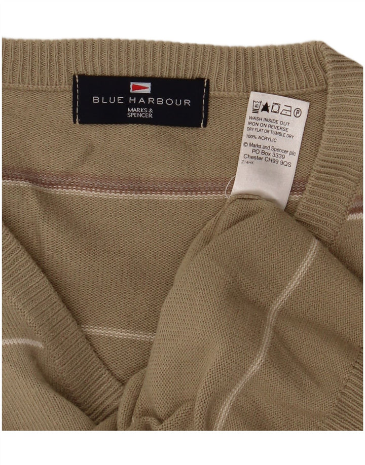 Suéter masculino Marks & Spencer Blue Harbor com decote em V médio cáqui