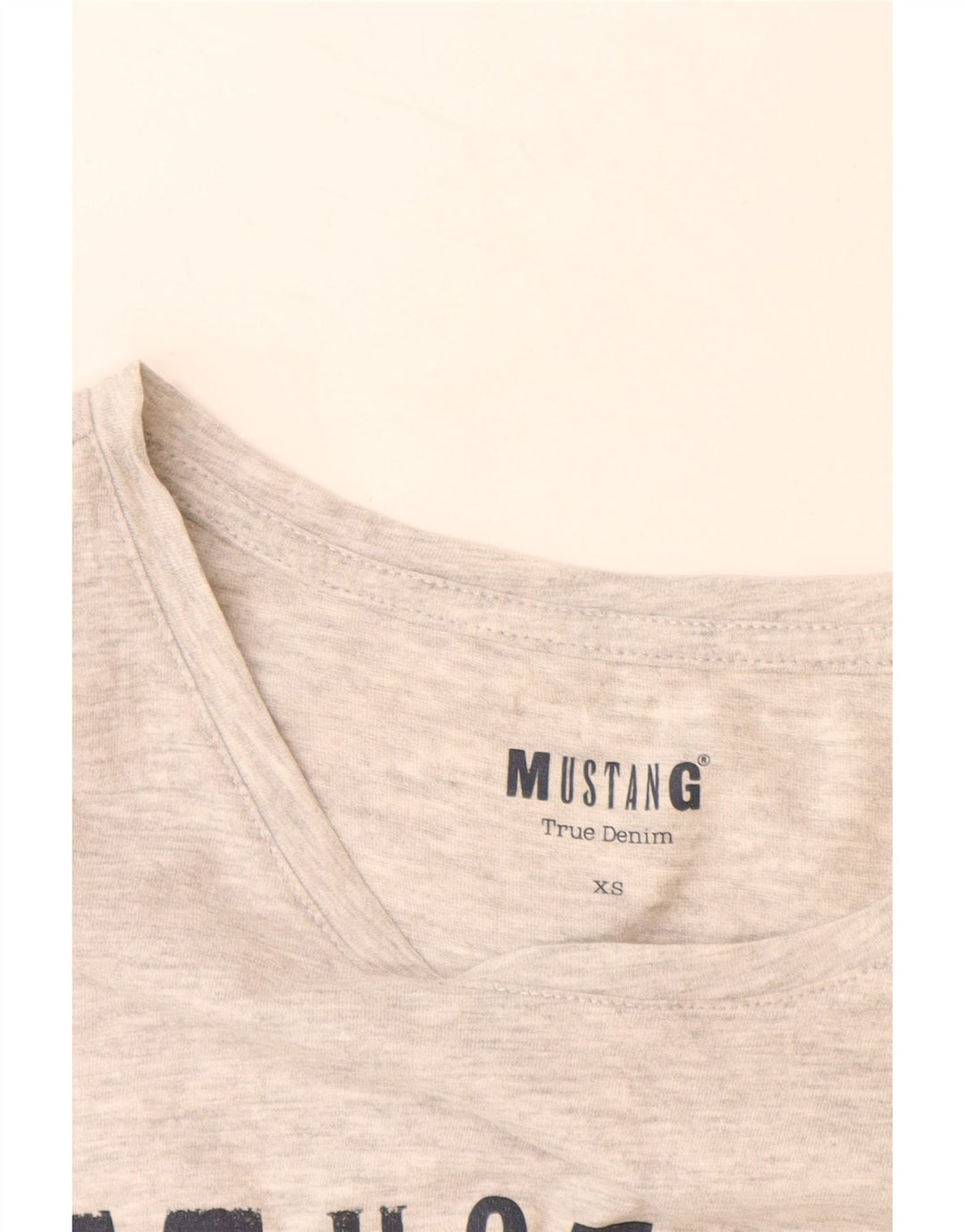 Camiseta feminina MUSTANG com estampa gráfica UK 6 XS cinza manchado