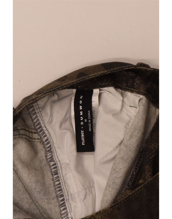 Playboy x Sumwon Jeans feminino gráfico cônico médio W32 L31 cáqui